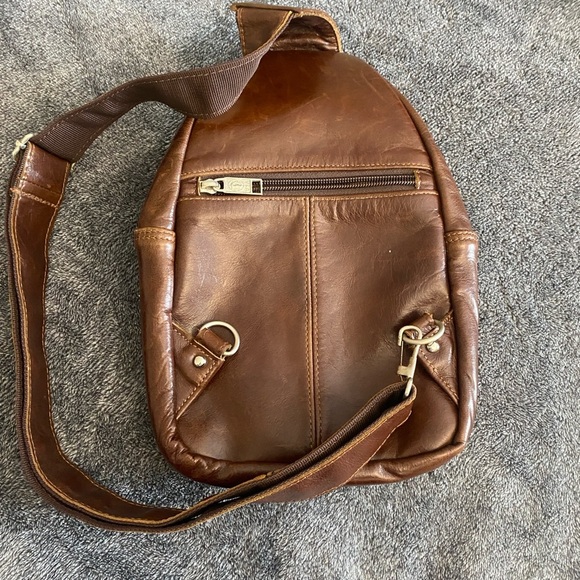 Vtg Leather cross body with alligator accent - Picture 7 of 10